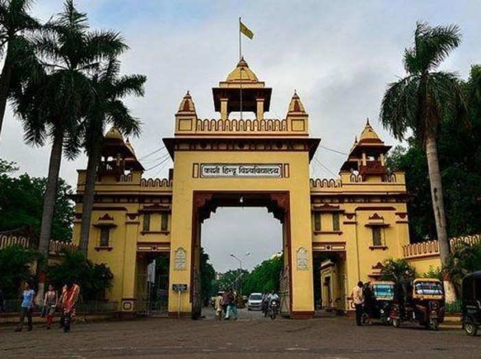हरियाणा के अंबाला में 25 जून 1908 में जन्मी सुचेता दिल्ली, लुधियाना से अपनी पढ़ाई करने के बाद बनारस हिंदू विश्वविद्यालय में संवैधानिक इतिहास की प्राध्यापक भी थीं।
