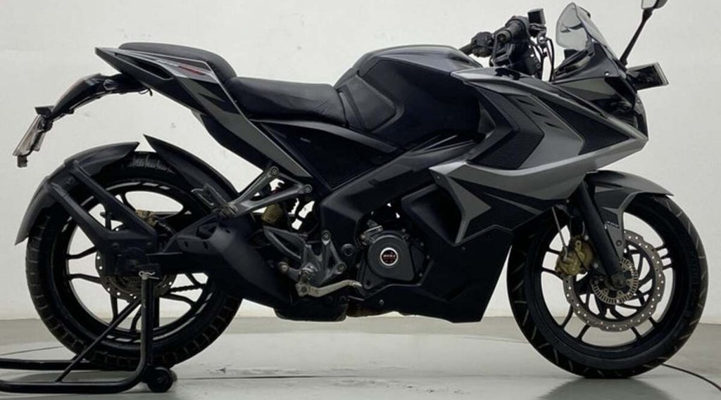 Second Hand Bajaj Pulsar RS 200