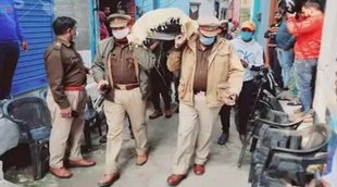 Bareli Police Photo, Bareli Police viral Photo