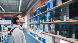 लेने जा रहे हैं टीवी? खरीदते वक्त ये पांच चीजें जरुर देखें, नहीं तो बाद में हो सकते हैं परेशान!