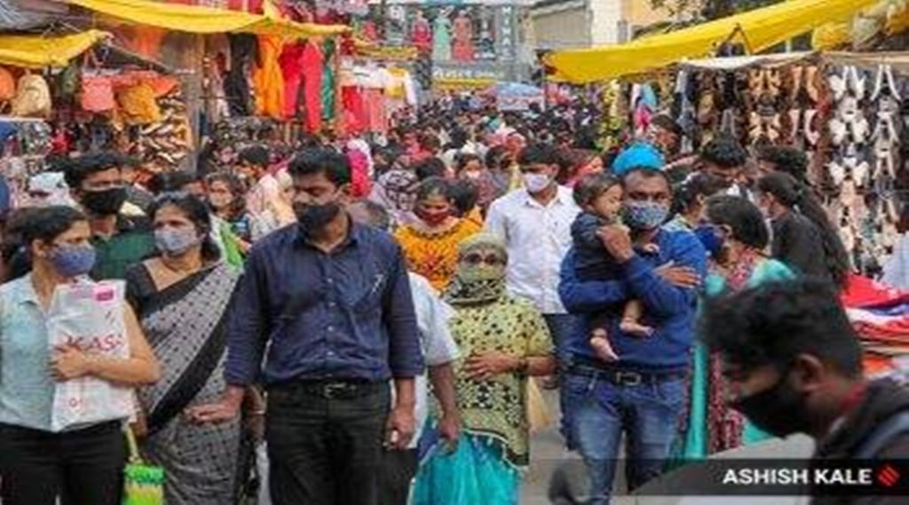 दीपावली पर सजा बाजार।