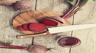 Drinking gooseberry beet juice