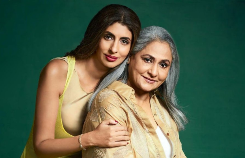 जया बच्चन को मासूम श्वेता की बात दिल पर ऐसी लगी की वह सोच में पड़ गईं कि उनके बच्चे सही मायने में अपनी मां को कितना मिस करते होंगे कि उनकी बेटी को ऐसा कहना पड़ा। इसे भी पढ़ें: अमिताभ बच्चन के रोमांस के कारण अभिषेक बच्चन का टूटा था रानी संग रिश्ता