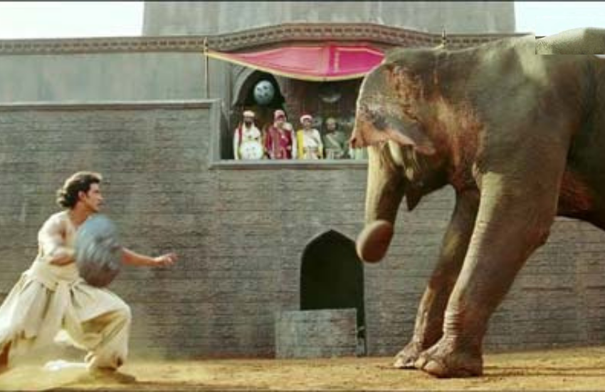  सुनीता ने बताया था कि फिल्म के एक सीन में आशुतोष ने 100 हथन‍ियों की डिमांड की थी। इस बात से वह हैरान थीं और इसकी वजह पूछने लगीं। आशुतोष ने तब बताया कि बड़ी संख्या में हथन‍ियों को लेने विजुअल इफेक्टस का खर्च कम होगा।