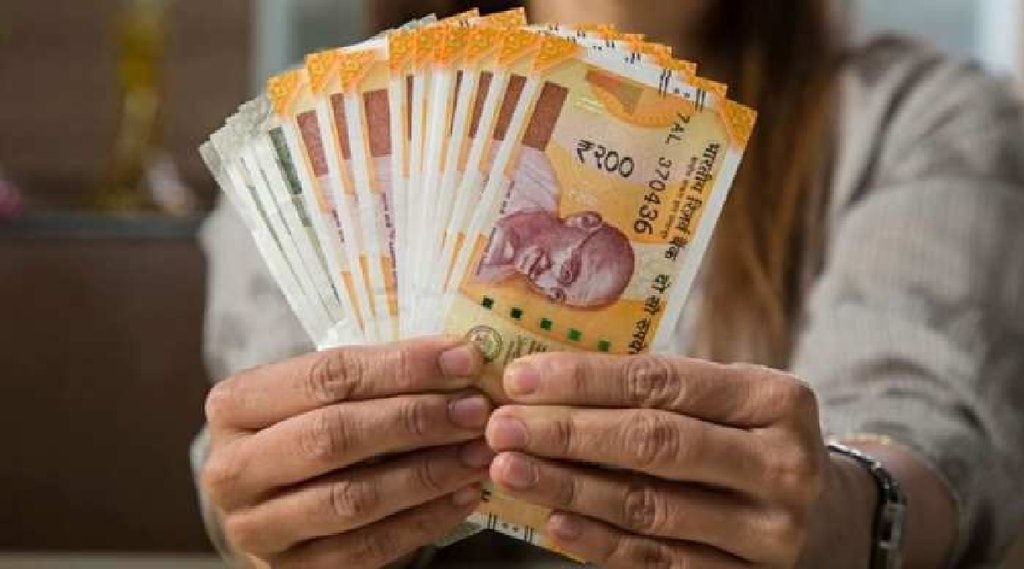 LIC के इस स्‍कीम में हर दिन 29 रुपये का करें निवेश, मैच्‍योरिटी पर मिलेंगे करीब 4 लाख (File Photo)