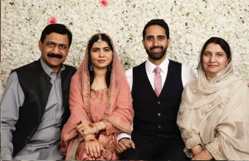 शादी के बाद असर ने मलाला के पेरेंट्पस तस्वीर ली थीं, इसे मलाला ने अपने सोशल मीडिया पर भी शेयर किया है।