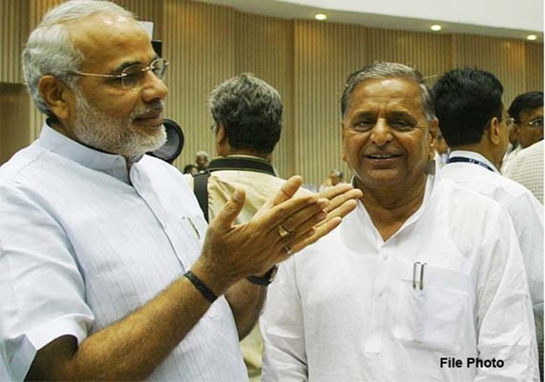 पीएम नरेंद्र मोदी के साथ मुलायम सिंह यादव की अच्छी बॉन्डिंग है। मुलायम पीएम मोदी की तारीफ संसद में भी कर चुके हैं।