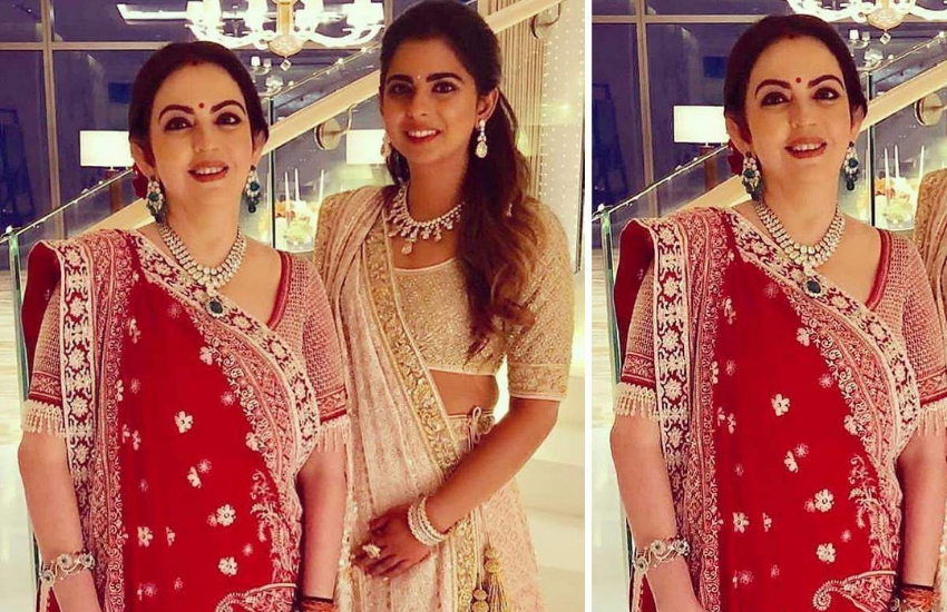 अमूमन नीता के ब्लाउज के बांह की लंबाई एल्बो तक होती है और इस पर लेस या नग से डिजाइन किया होता है। Photos: Social Media