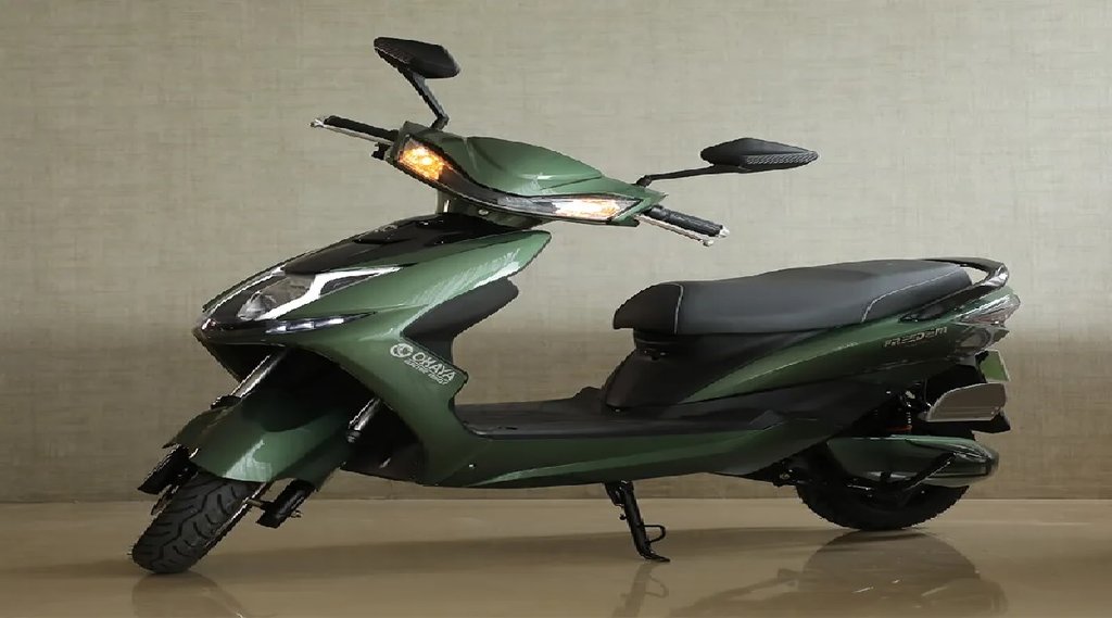 सिंगल चार्ज में 75 किलोमीटर की रेंज देता है यह Electric Scooter, बजट में खरीदने के साथ मिलती है तीन साल की वारंटी (Photo- Okaya Electric)
