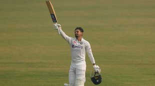 shreyas-iyer-century-in-debut-test-match-against-new-zealand-in-kanpur-makes-various-records-by-becoming-16th-indian-batsman-to-hit-100-runs-on-debut-test-list
