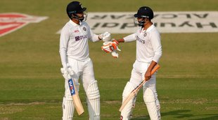 Shreyas Iyer and Ravindra Jadeja added more than 100 runs