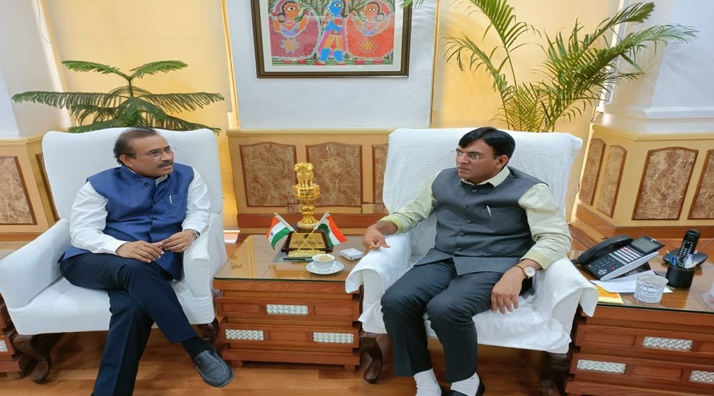 नई दिल्ली में केंद्रीय स्वास्थ्य मंत्री मनसुख मंडाविया के साथ महाराष्ट्र के स्वास्थ्य मंत्री राजेश टोपे। (Photo Source; Rajesh Tope Twitter Handle)