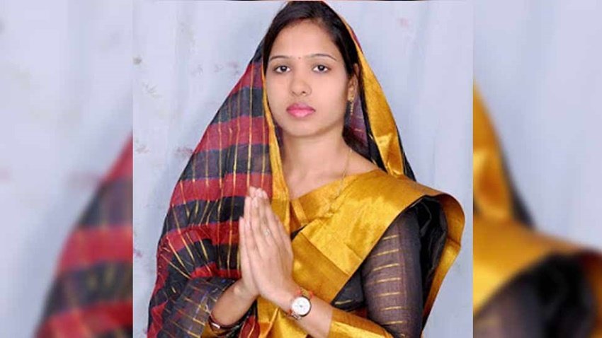 हमीरपुर के रथ विधानसभा सीट से बीजेपी विधायक मनीषा यूपी की तीसरी सबसे कम संपत्ति वाली विधायक हैं। उनकेपास 6 लाख 33 हजार रुपए की संपत्ति है। (यह भी पढ़ें - अदिति सिंह से अनुप्रिया पटेल तक, यूपी में पिता की राजनीतिक विरासत आगे बढ़ा रहीं ये 6 नेता)