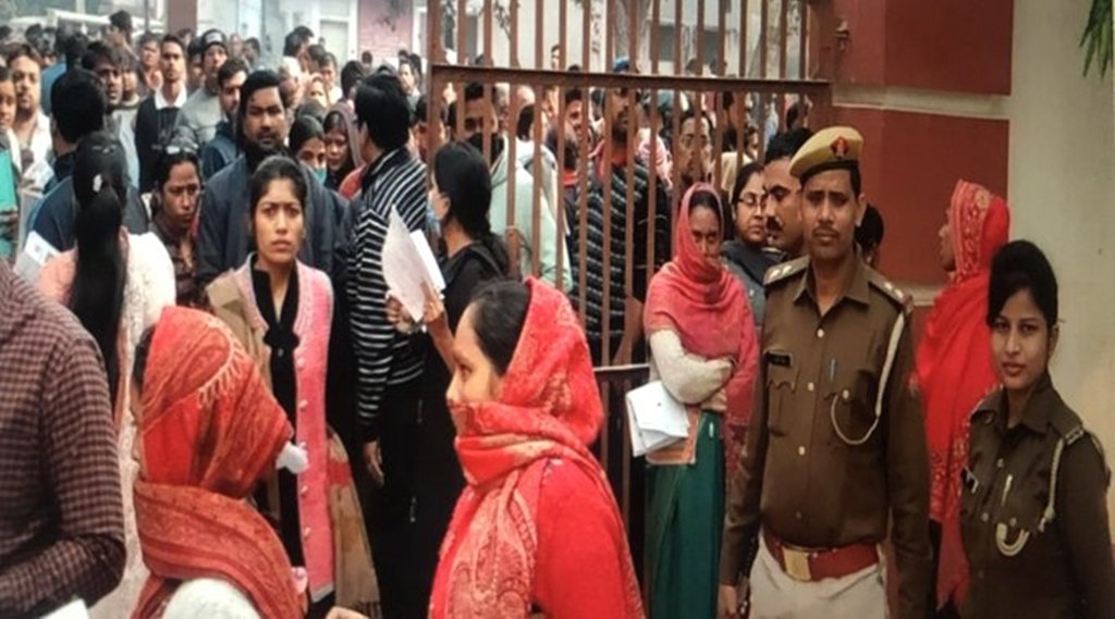 UPTET पेपर लीक के बाद अखिलेश का योगी सरकार पर तंज। फोटो क्रेटिड- @DeepakSEditor