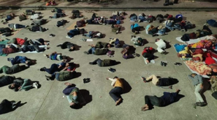 UPTET, Paper leak, The picture of candidates, Sleeping in the open, UP Police, Photo of youths of Rajasthan