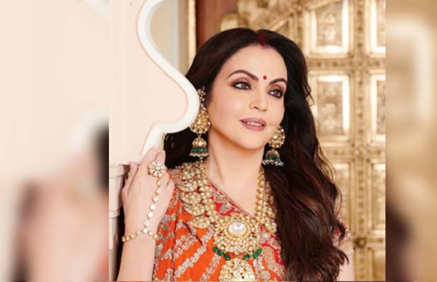 नीता ने बताया था कि डॉक्टर फिरुज़ा पारिख की मदद से आईवीएफ से शादी के सात साल बाद वह जुड़वा बच्चे ईशा और आकाश की मां बन सकी थीं।