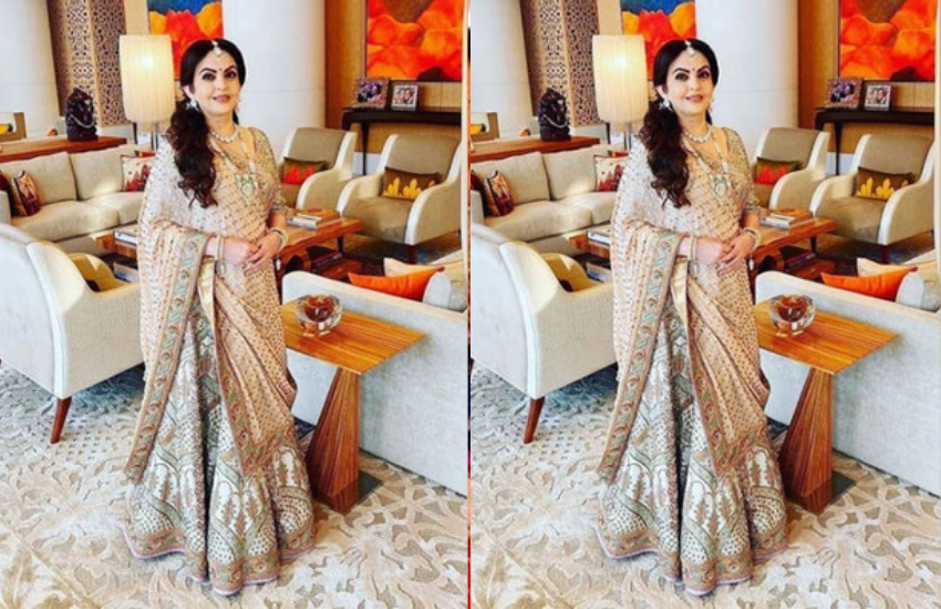 नीता किसी भी त्योहार या पारिवारिक सम्मेलन में ट्रेडिशनल ड्रेस ही कैरी करती हैं।