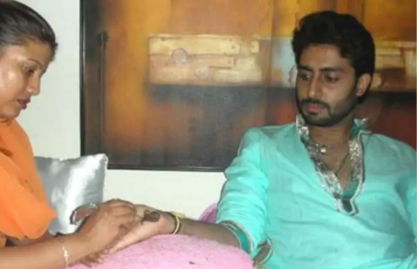 अभिषेक बच्चन ने भी अपने हाथों में हार्ट शेप की मेहंदी लगावाई थी। सी ग्रीन कुर्ता पहने अभिषेक गले में बहुत सी चेन पहने हुए थे।