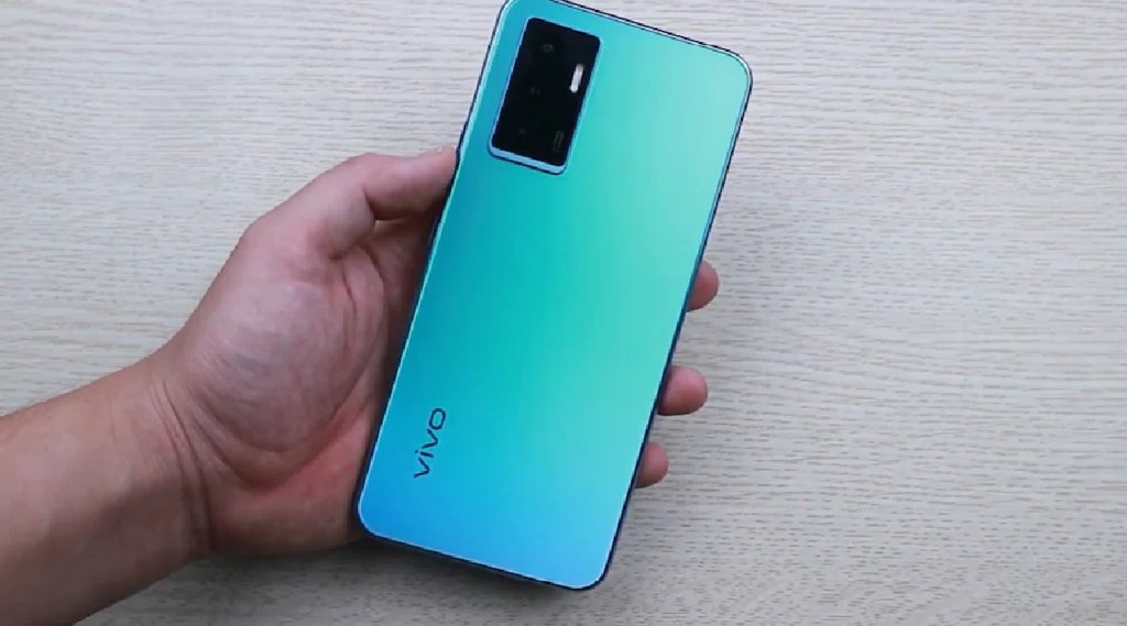 64mp कैमरा के साथ आएगा Vivo V23e, लॉन्‍च से पहले स्‍पेसिफिकेशन, कीमत व डिजाइन हुआ लीक (File Photo)