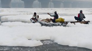 Delhi Pollution, Arvind Kejriwal, Kumar Vishwas