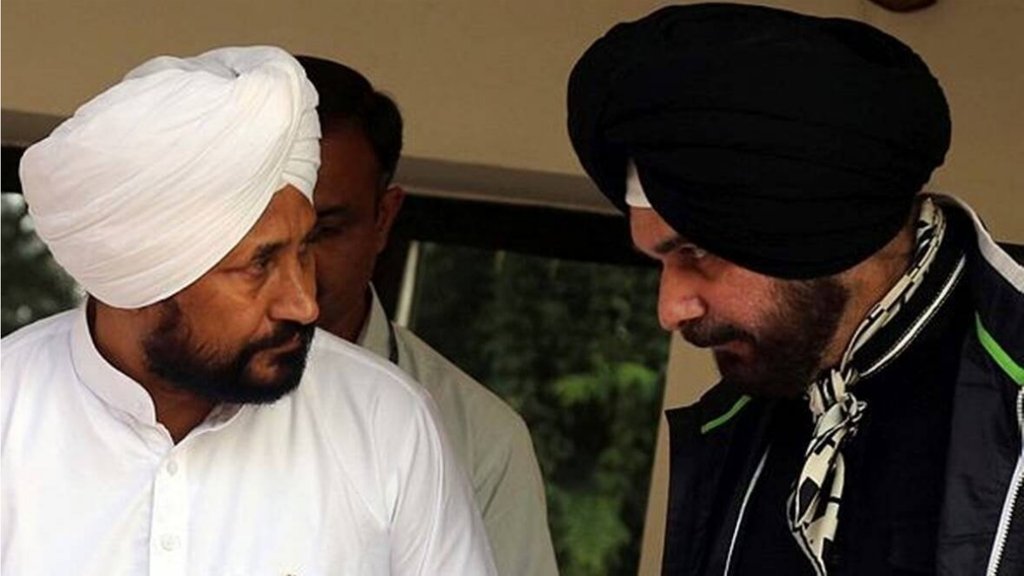 सिद्धू ने एकबार फिर से सीएम चन्नी के खिलाफ मोर्चा खोल दिया है। (एक्सप्रेस फाइल फोटो) सिद्धू ने एकबार फिर से सीएम चन्नी के खिलाफ मोर्चा खोल दिया है। (एक्सप्रेस फाइल फोटो)