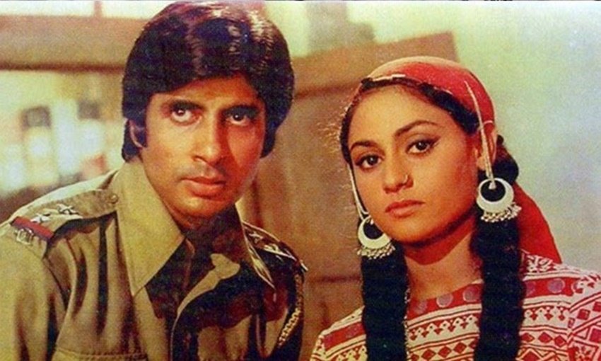 अमिताभ और जया बच्चन की फिल्म जंजीर को भी एनसीईआरटी ने पाठ्यक्रम में शामिल किया था।