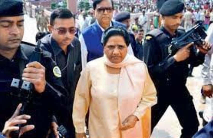 मायावती ने कहा था कि 2022 के विधानसभा चुनाव में बसपा की सरकार बनने पर उनका फोकस मूर्तियां और संग्रहालय बनाने के बजाय गरीब और बेरोजगार नौजवानों को रोटी-रोजी देना होगा।