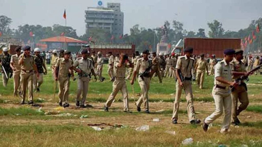 2013 में पटना के गांधी मैदान में हुए बम ब्लास्ट में करीब 6 लोगों की मौत हो गई थी। (फाइल फोटो) 2013 में पटना के गांधी मैदान में हुए बम ब्लास्ट में करीब 6 लोगों की मौत हो गई थी। (फाइल फोटो)