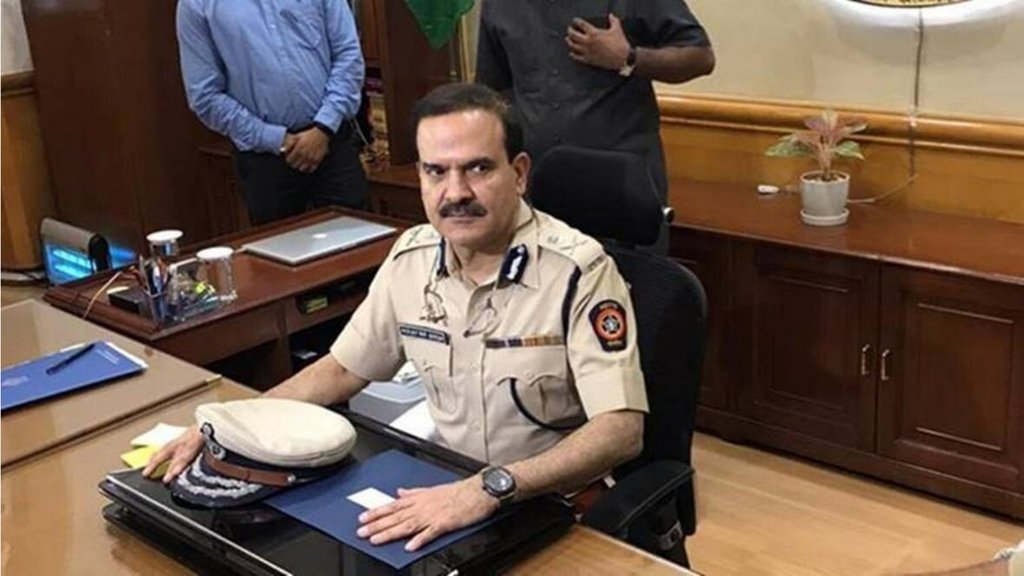 रिटायर्ड एसीपी ने आईपीएस अधिकारी परमबीर सिंह पर मुंबई आतंकवादी हमले के आरोपी कसाब के फोन को नष्ट करने का आरोप लगाया है। (एक्सप्रेस फाइल फोटो)