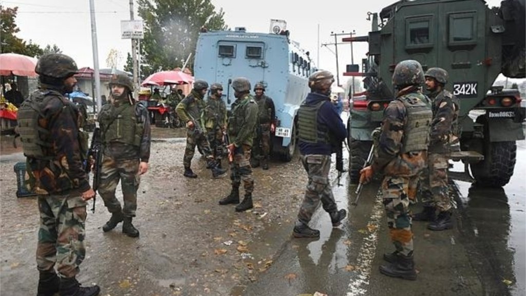 जम्मू कश्मीर में पिछले 24 घंटे में सुरक्षाबलों ने तीन आतंकियों को मार गिराया। (फोटो: पीटीआई) 