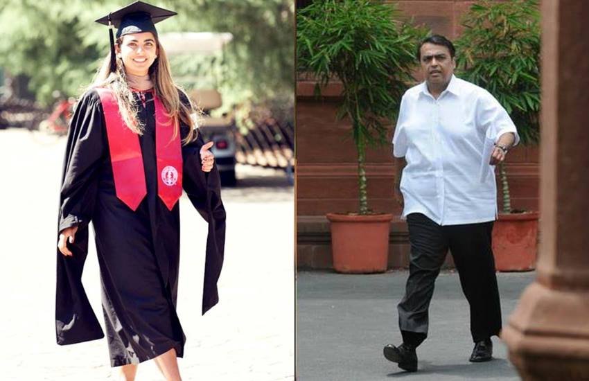 Mukesh Ambani Daughter Isha Ambani: रिलायंस (Reliance) इंडस्ट्रीज लिमिटेड के चेयरमैन मुकेश अंबानी (Mukesh Ambani) और नीता अंबानी (Nita Ambani) के तीन बच्चे हैं। आकाश अंबानी (Akash Ambani), ईशा अंबानी और अनंत अंबानी (Anant Ambani)। आकाश अंबानी की शादी श्लोका मेहता (Shloka Mehta) से हुई तो वहीं ईशा अंबानी के पति का नाम आनंद पीरामल (Anand Piramal) है। ईशा अंबानी की कई तस्वीरें सोशल मीडिया में हैं। इन तस्वीरों में वह कुछ में ब्लैक ड्रेस में नजर आ रही हैं। काले लिबास में ईशा (Isha Ambani) और भी सुंदर नजर आती हैं। देखें तस्वीरें: 