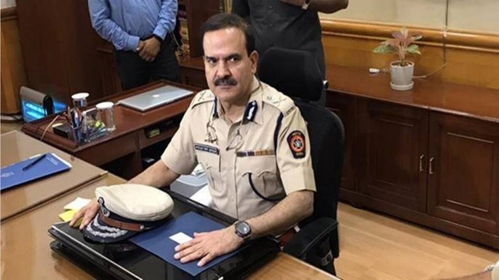 सुप्रीम कोर्ट ने मुंबई पुलिस के पूर्व आयुक्त परमबीर सिंह को राहत देते हुए उनकी गिरफ़्तारी पर रोक लगा दी है। (एक्सप्रेस फाइल फोटो)