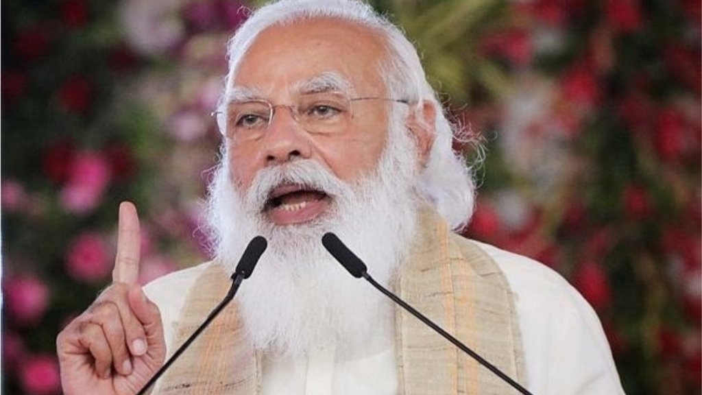 मध्यप्रदेश के रीवा से भाजपा सांसद जनार्दन मिश्रा का एक वीडियो सोशल मीडिया पर वायरल हो रहा है जिसमें वो कहते हुए दिखाई दे रहे हैं कि पीएम मोदी की दाढ़ी से आवास ही आवास गिरते हैं। (एक्सप्रेस फोटो)