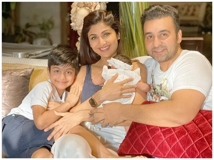 शिल्पा शेट्टी 45 साल की उम्र में मां बनी थीं। उन्होंने तब सरोगेसी के जरिए मां बनने का सुख प्राप्त किया।