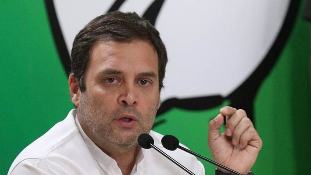 स्कूली विद्यार्थियों के साथ मुलाक़ात के दौरान राहुल गांधी ने बताया कि वे प्रधानमंत्री बनने के बाद सबसे पहले क्या करेंगे। (एक्सप्रेस फाइल फोटो) स्कूली विद्यार्थियों के साथ मुलाक़ात के दौरान राहुल गांधी ने बताया कि वे प्रधानमंत्री बनने के बाद सबसे पहले क्या करेंगे। (एक्सप्रेस फाइल फोटो)