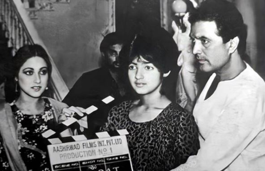 बता दें कि राजेश खन्ना अपनी फिल्मों को मुर्हूत कई बार ट्विंकल के हाथ कराते थे, क्योंकि वह बेटी को लकी चार्म मानते थे।