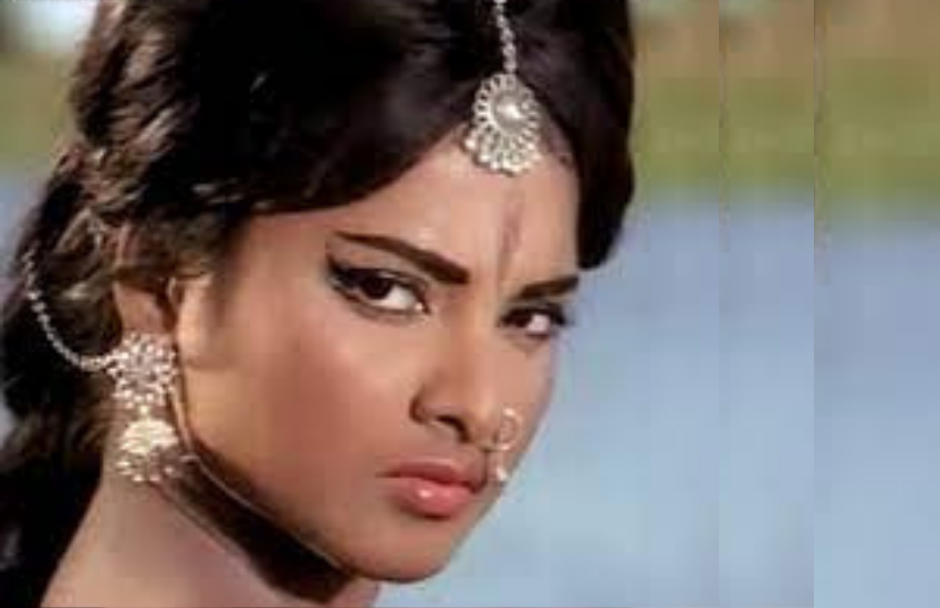 रेखा जब साल 1978 में फिल्म घर में नजर आईं तो देखने वाले उनकी खूबसूतरी और बदलाव को देखकर हैरान रह गए थे। Photos: Social Media
