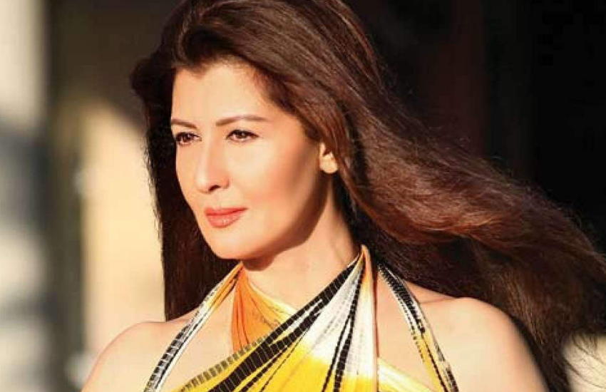 संगीता को सलमान के उस वक्त किसी और के साथ होने का पता चला था और इससे नाराज होकर उन्होंने शादी कैंसिल कर दी थी।
