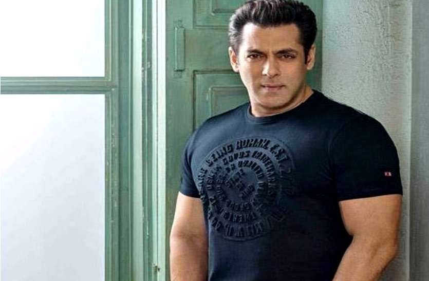 बॉलीवुड के दंबग खान सलमान के नाम पर एक पूरा रेस्टोरेंट ही खोल दिया गया। खास बात ये है कि यहां उनके किरदारों पर डिशेस मिलती है. जैसै प्रेम डेजर्ट, चुलबुल चावल। इस रेस्टोरेंट का नाम भाईजान है।