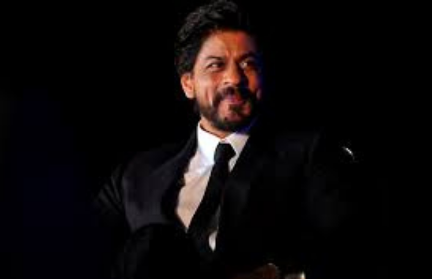 बता दें कि शाहरुख का इस गाने में जितना लांग शॉट है वह उनके डुप्लीकेट ने पूरा किया था।