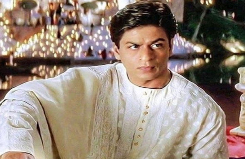शाहरुख इस फिल्म में बंगाली बने थे और पारंपरिक परिधान में ज्यादा नजर आए थे।