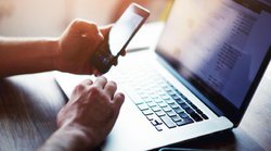 स्मार्टफोन ऐसे रखें सेफः ऑनलाइन ठगी, फर्जीवाड़े के दौर में मालवेयर और वायरस से कैसे बचें और डेटा रखें सुरक्षित? जानें