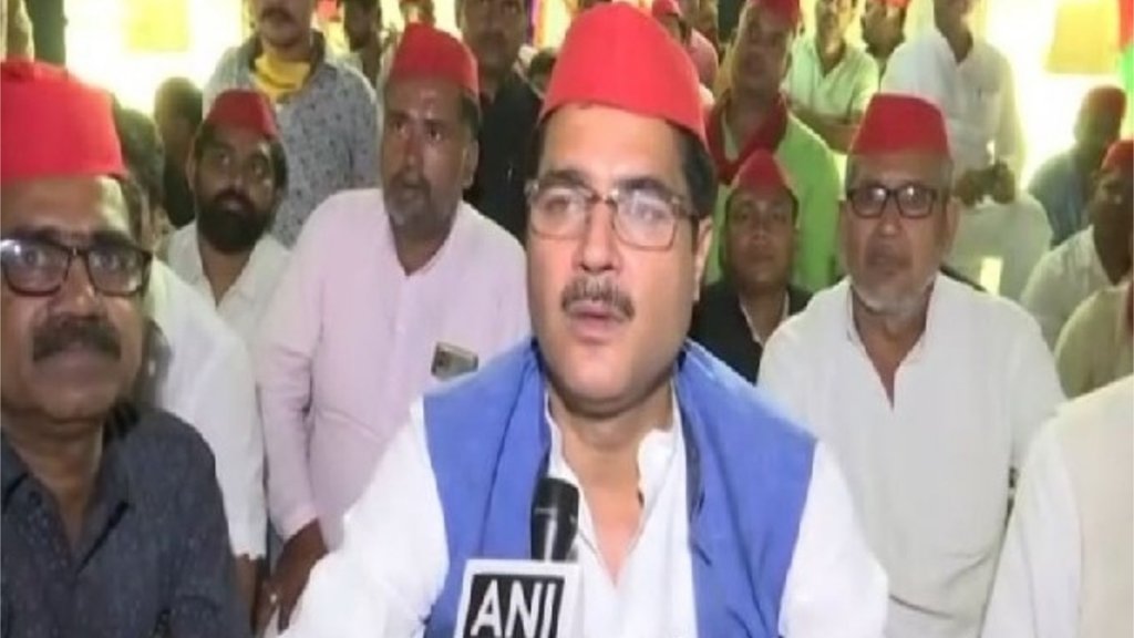 अमेठी के गौरीगंज से सपा विधायक राकेश प्रताप सिंह ने दो सड़क बनवाने के मुद्दे पर विधानसभा से इस्तीफा दे दिया। (फोटो: एएनआई) 