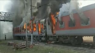 train catches fire, Udhampur Durg Express