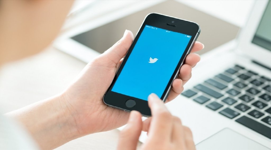 Twitter का यह नया फीचर कर देगा काम आसान, किसी भी अकाउंट का पुराना ट्वीट ढूंढने में नहीं होगी दिक्‍कत (File Photo)