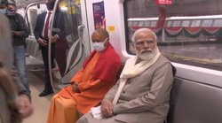 Kanpur Metro के पहले मुसाफिर बने PM नरेंद्र मोदी, जानें- आम पब्लिक कब से और कितने में कर सकेगी सफर?