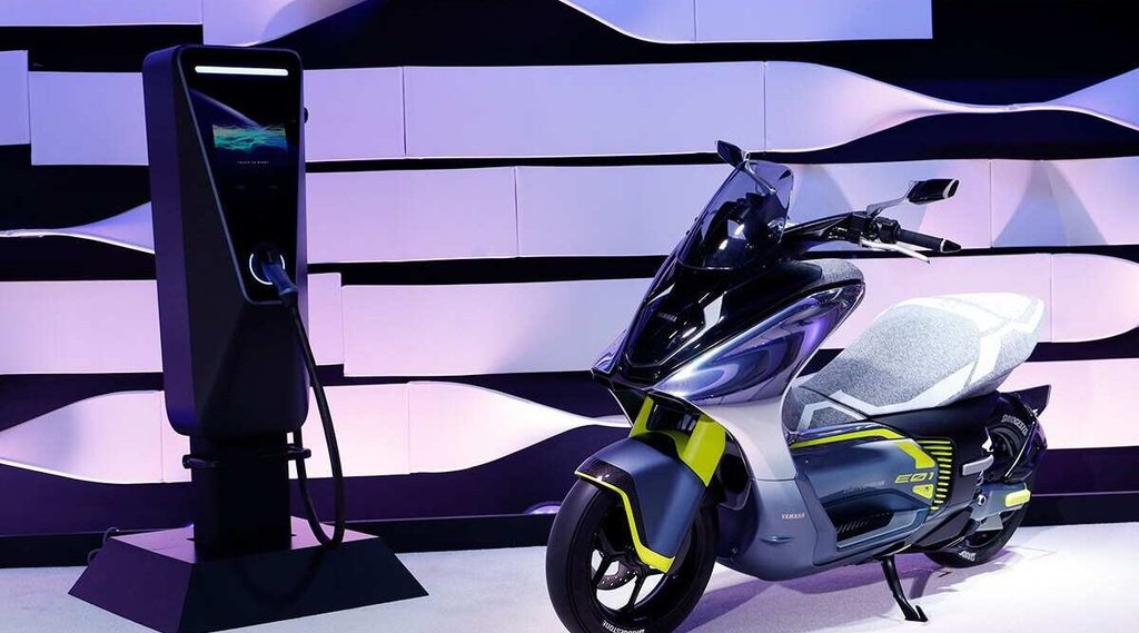 Yamaha Electric Scooter, Bajaj Chetak Electric Scooter,
