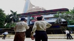 Sensex ने लगाया 949 अंक का गोता, निवेशकों ने ओमिक्रोन और RBI मॉनिटरी पॉलिसी की बैठक के चलते नहीं लिया जोखिम