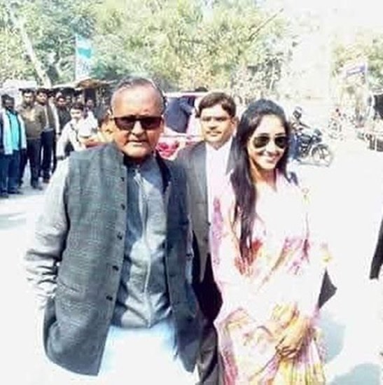 बता दें कि अदिति सिंह दबंग नेता अखिलेश सिंह की बेटी हैं। अखिलेश सिंह 5 बार रायबरेली सदर से विधायक रहे थे।