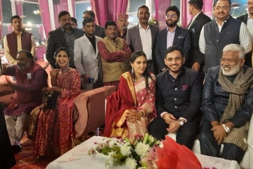 यूपी बीजेपी के चीफ स्वतंत्र देव भी रिसेप्शन में पहुंचे थे।